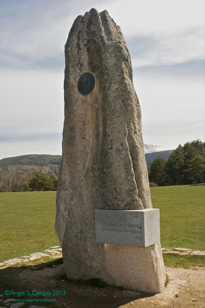 Monumento a la Guardería Forestal. Mirador de los Robledos. Valle del Lozoya.